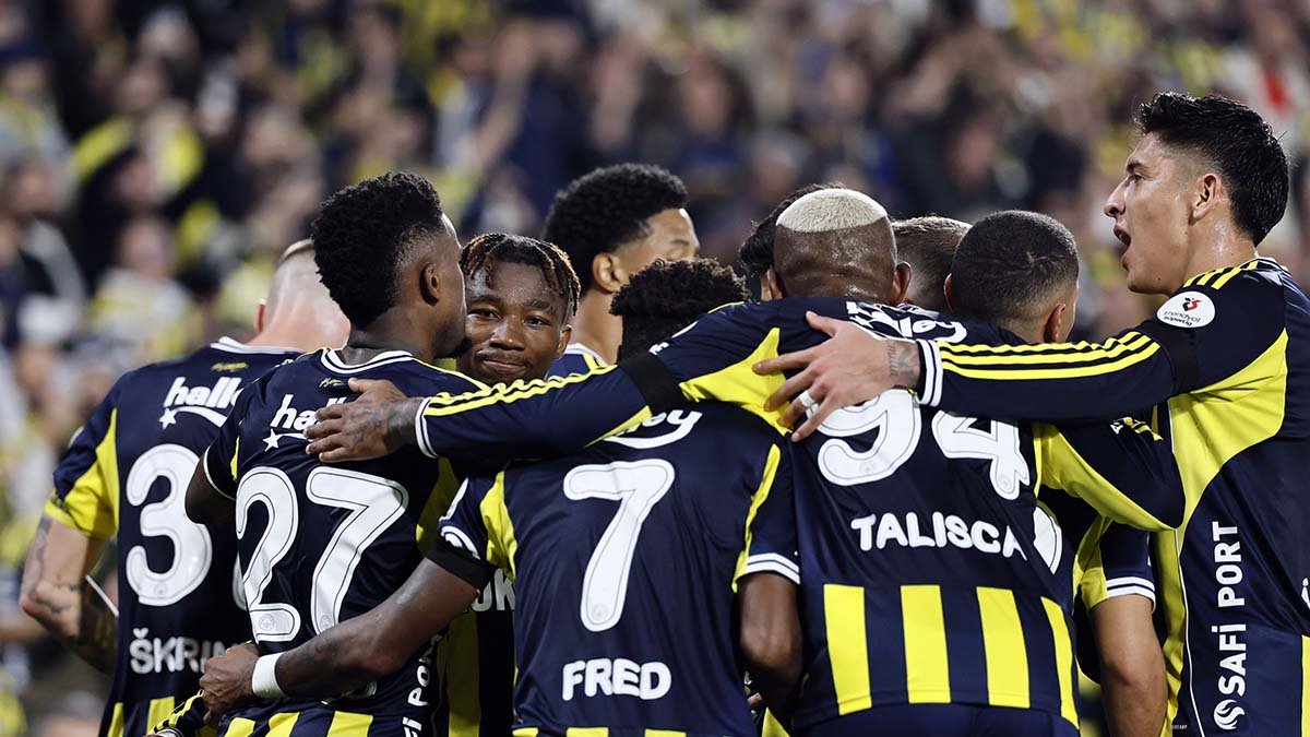 ZİRVE YARIŞI ALEVLENDİ! FENERBAHÇE ZİRVE İLE FARK 1!